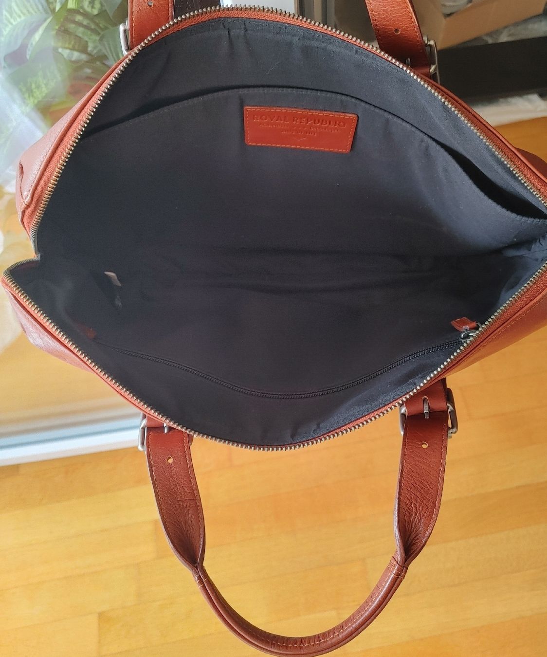 Sacs: Ledertasche "Royal RepubliQ" Businesstasche Laptoptasche – D'occasion à Grenchen par ser_bsj2 8