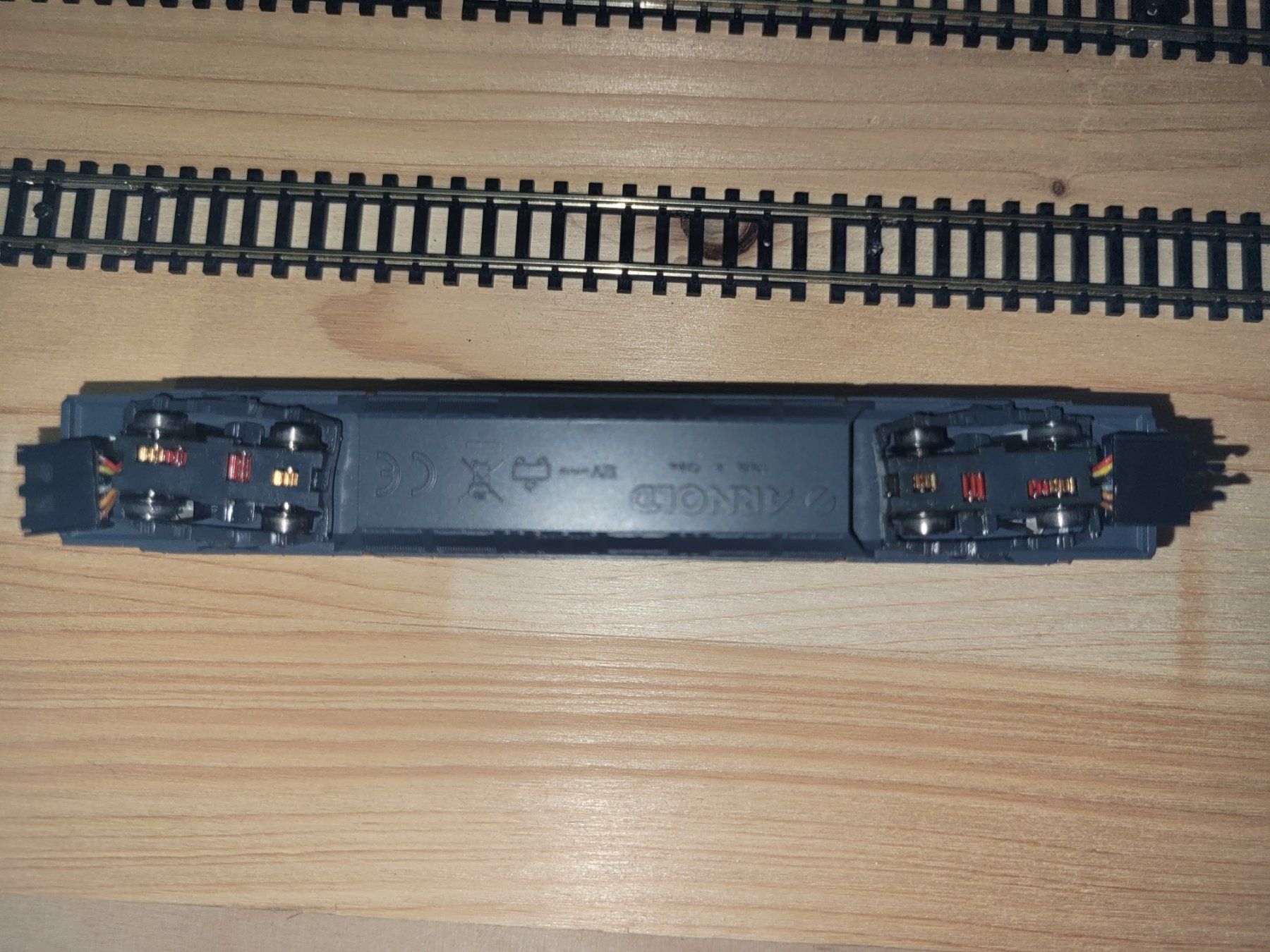 Arnold Modelleisenbahnen: Arnold N-Spur E-Lok BR 103 113-6 DB. – Gebraucht aus Gempenach von moudi60 1