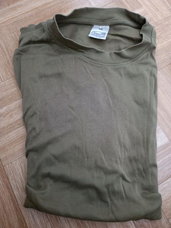 Militär T-Shirt Olivgrün, Grösse 56, gut erhalten