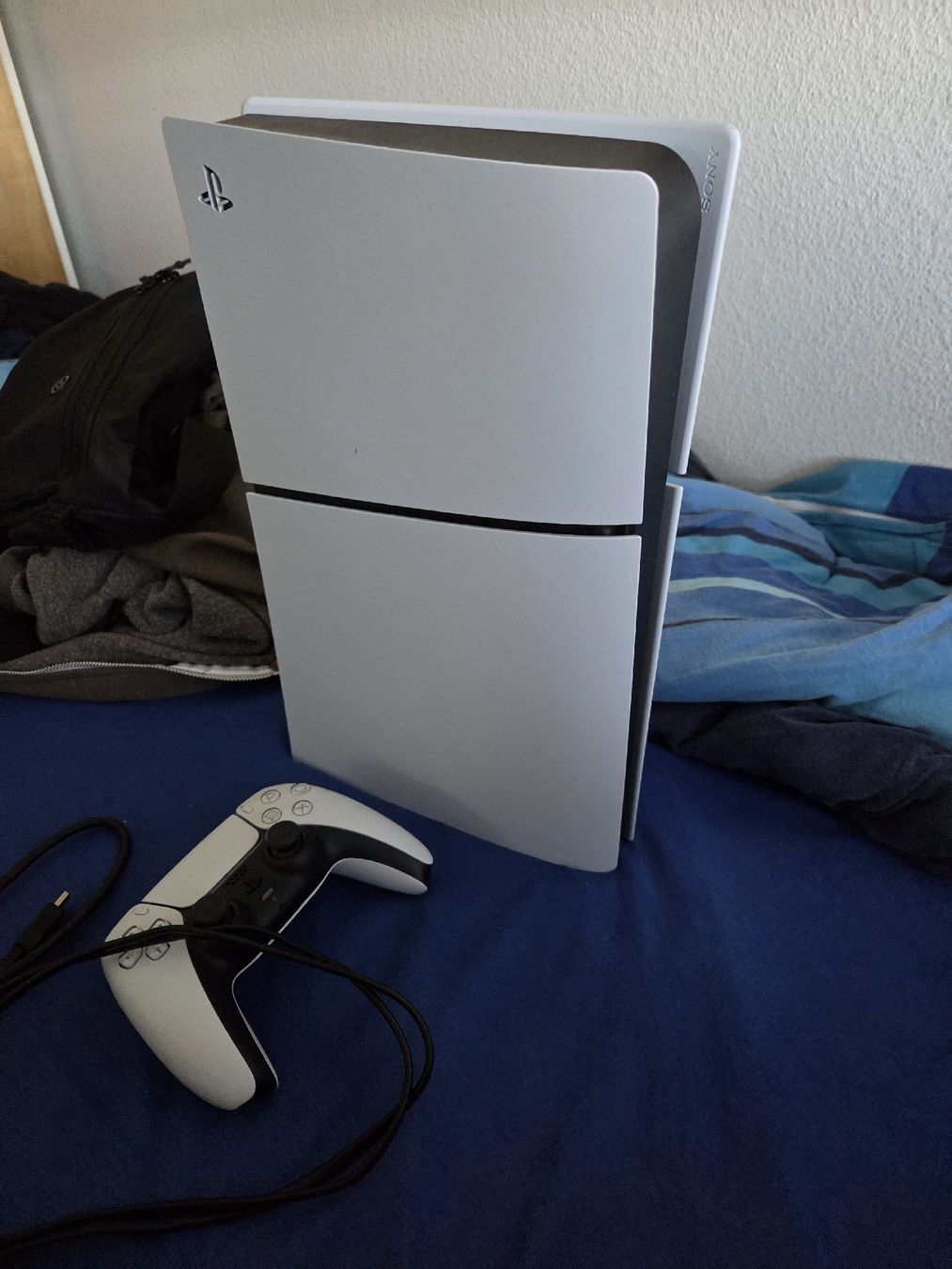 Sony Console: Sony PlayStation 5 Konsole mit Controller guter Zustand – Usato da Winterthur venduto da tigisandra