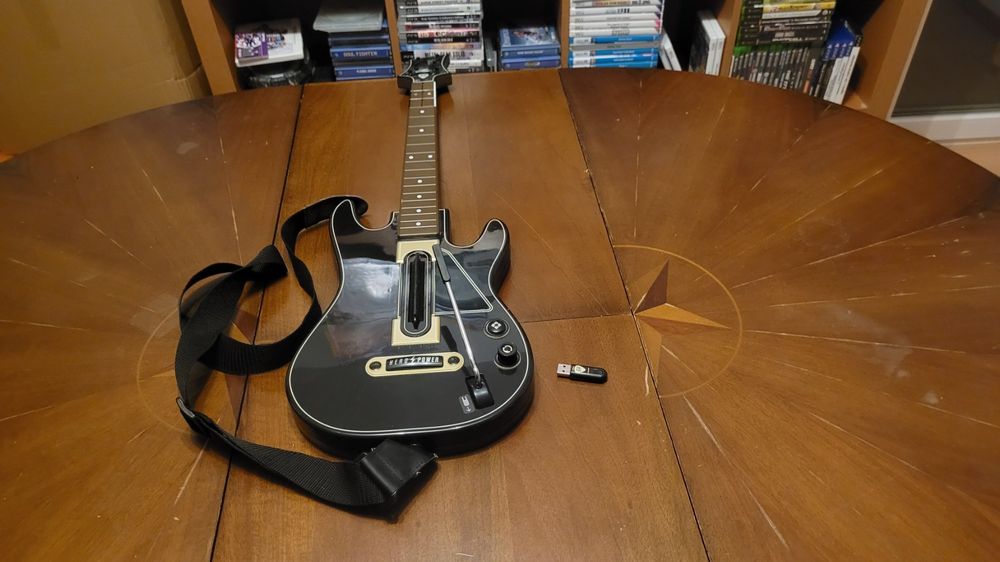 Guitar Hero Gitarre mit Dongle Xbox One Kaufen auf Ricardo