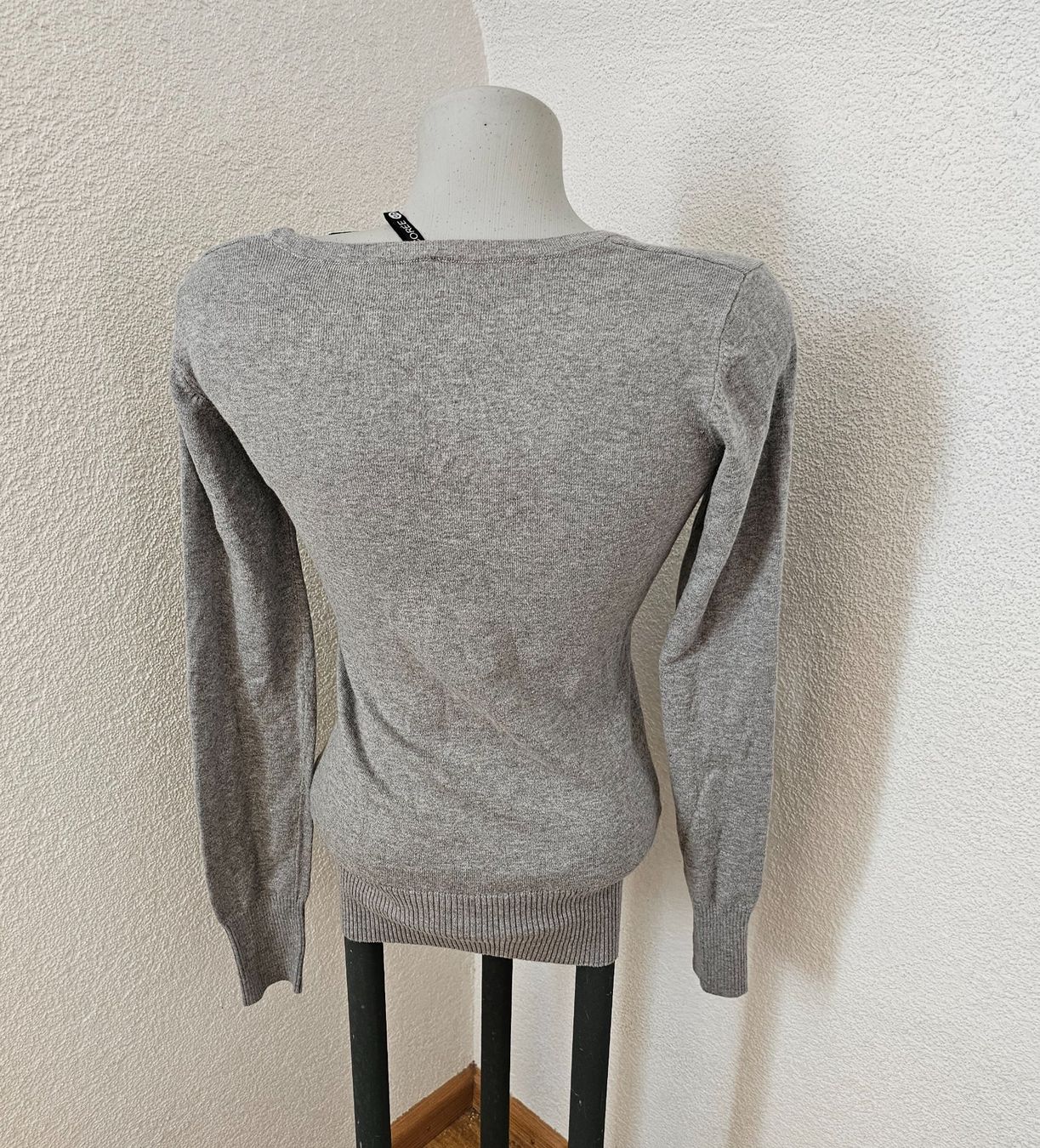 Pullover & Sweatshirts: leichter Strick Pullover Grau Gr. S NEU mit Etikette – Neu und originalverpackt aus Füllinsdorf von Sunnebliemli7 1