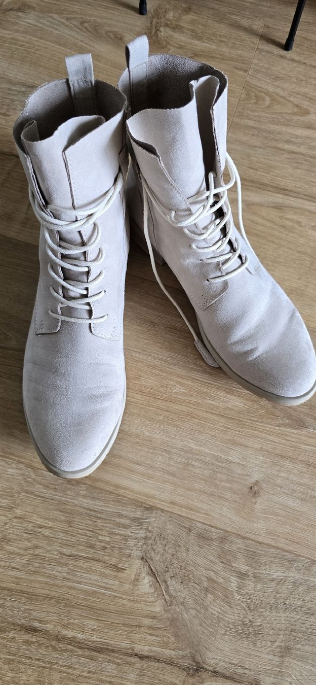 Scarpe da donna: Marko Tozzi Damen Stiefel beige Gr. 40 – Nuovo (secondo la descrizione) da Rheinau venduto da inStyleSg