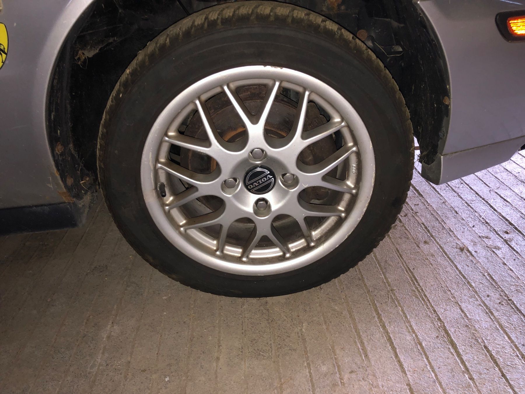 Volvo Pneumatici & Ruote complete: Räder – Usato da Weesen venduto da sowieso06