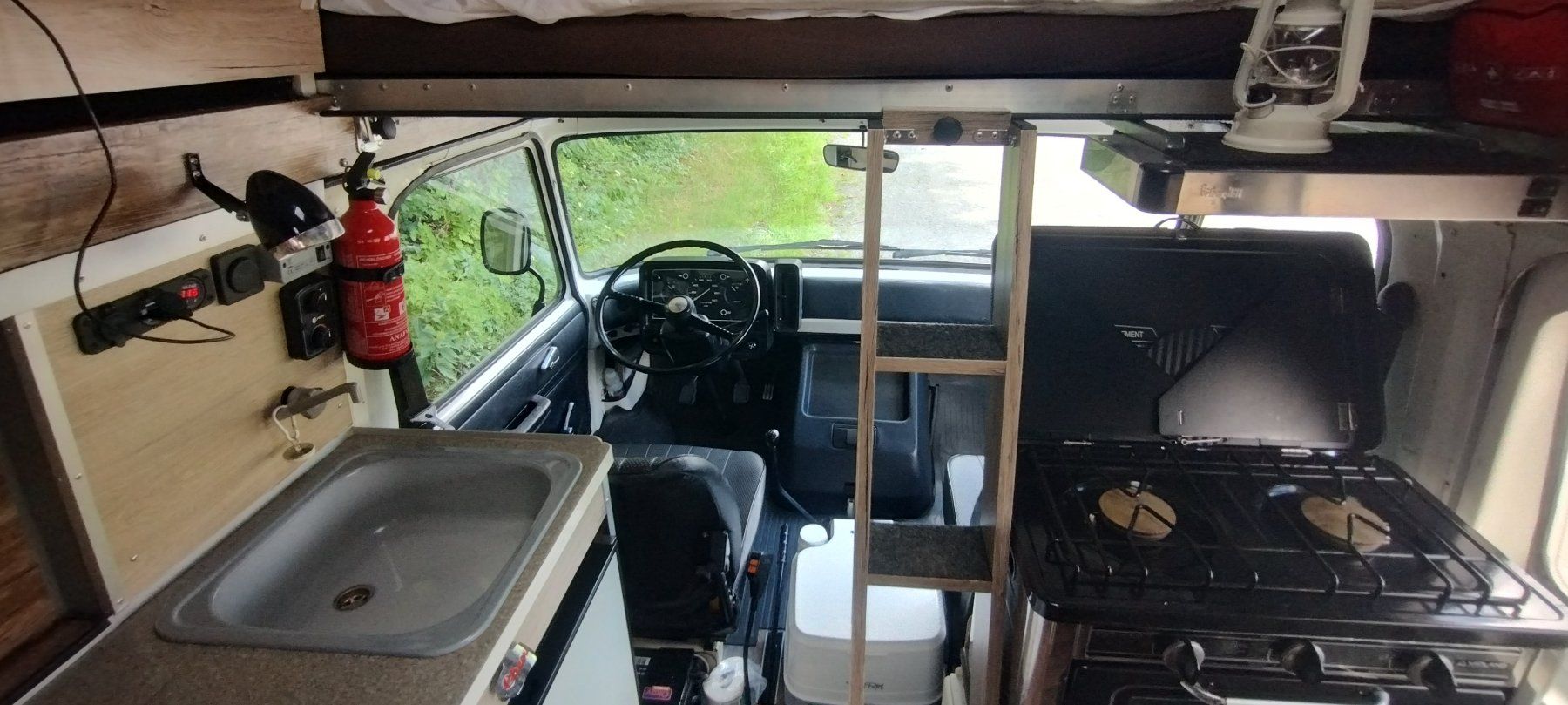 Bedford Veicoli da campeggio: Camping-car vintage Bedford CF250 – Usato da Mont-sur-Rolle venduto da ScaleFlyer 4