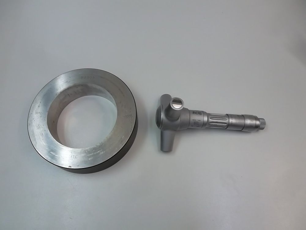 Innenmikrometer 25–50 Mm Aus Edelstahl – Präzise Messungen Mit 0,01 Mm Genauigkeit, Inkl. Kalibrierring & Schlüssel
