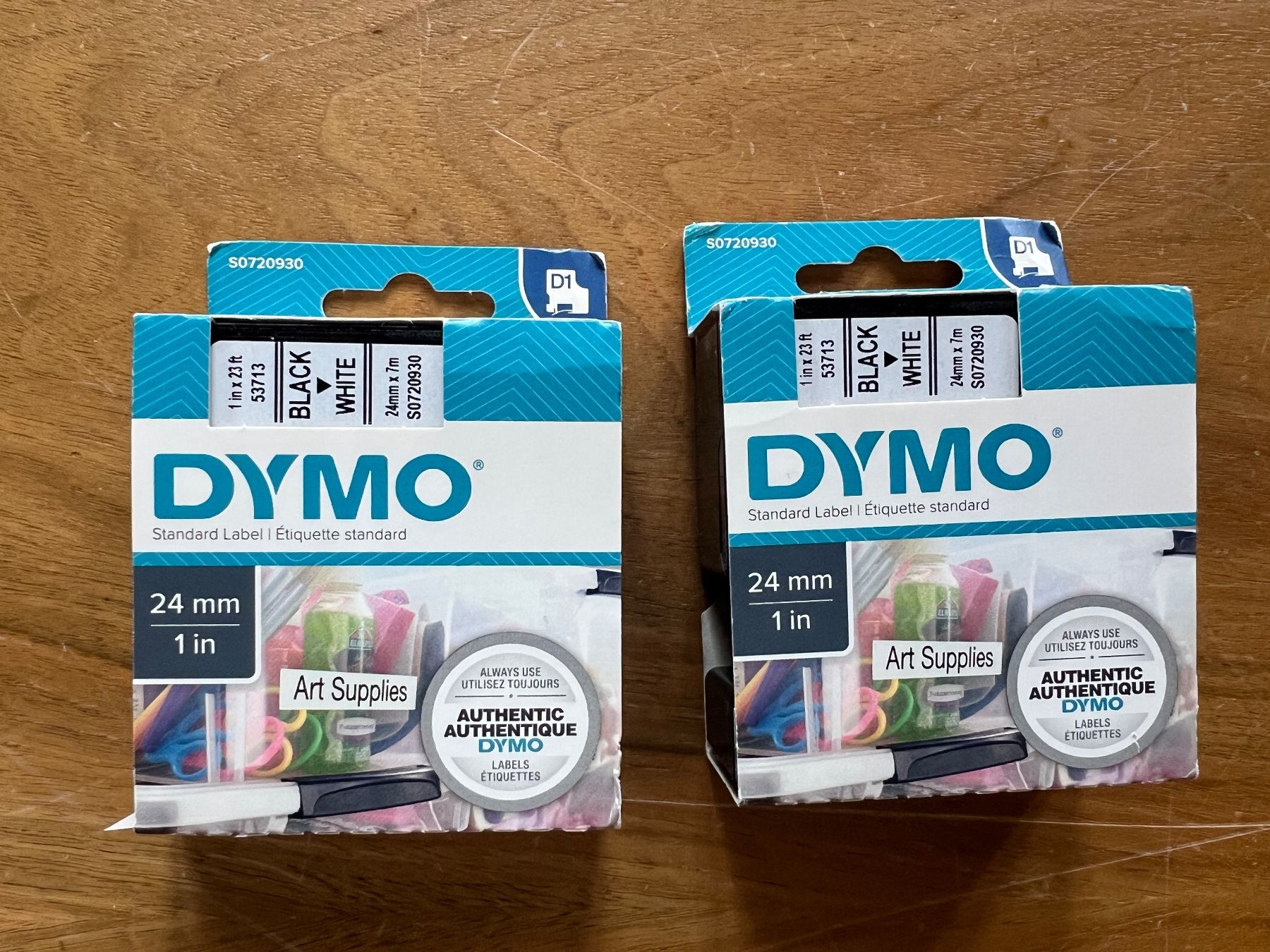 Dymo Sticker: Dymo Klebeetiketten 24mm, Black > White – Nuovo e nell'imballaggio originale da Grindelwald venduto da wand_24