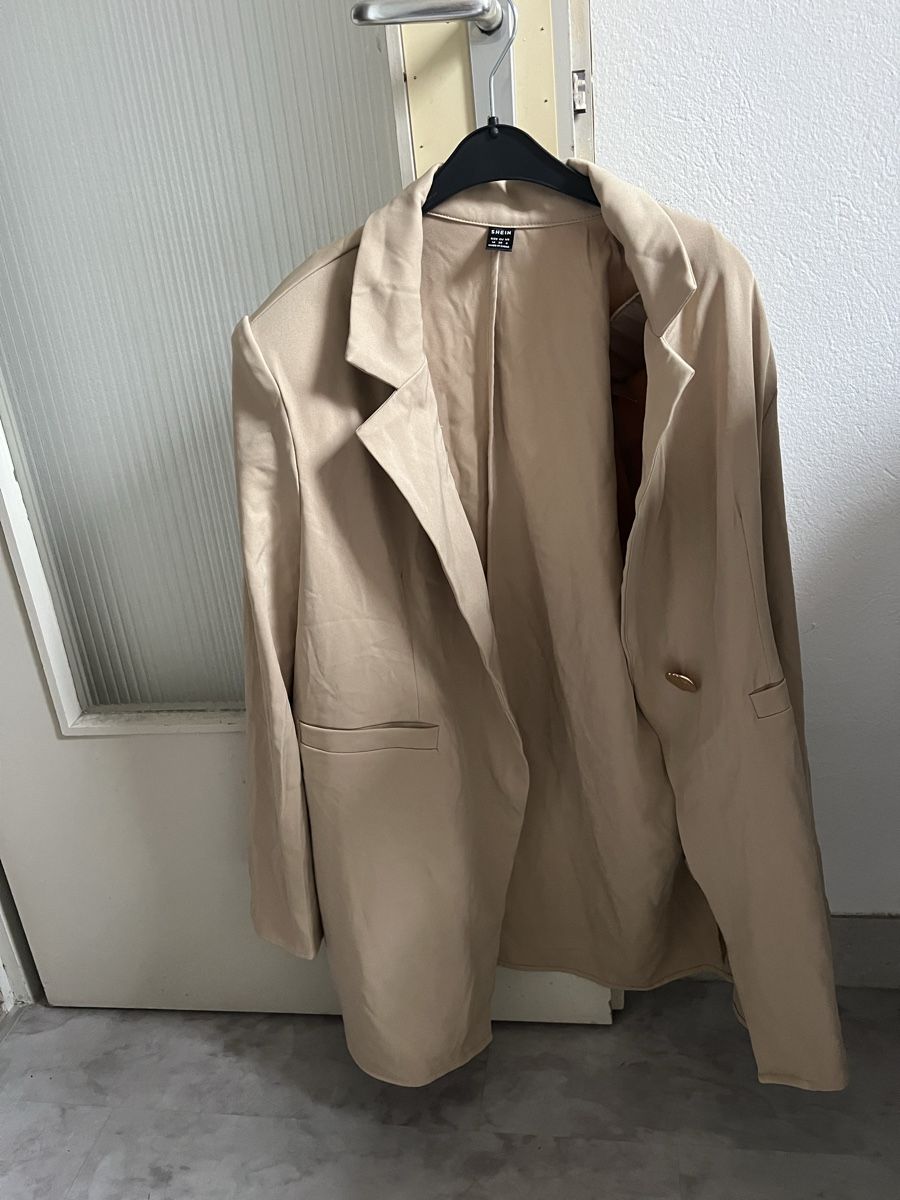 Shein Completi & Tailleur: Schicker SHEIN Blazer Grösse M NEU – Nuovo e nell'imballaggio originale da Kirchberg BE venduto da lea_kb6y 1