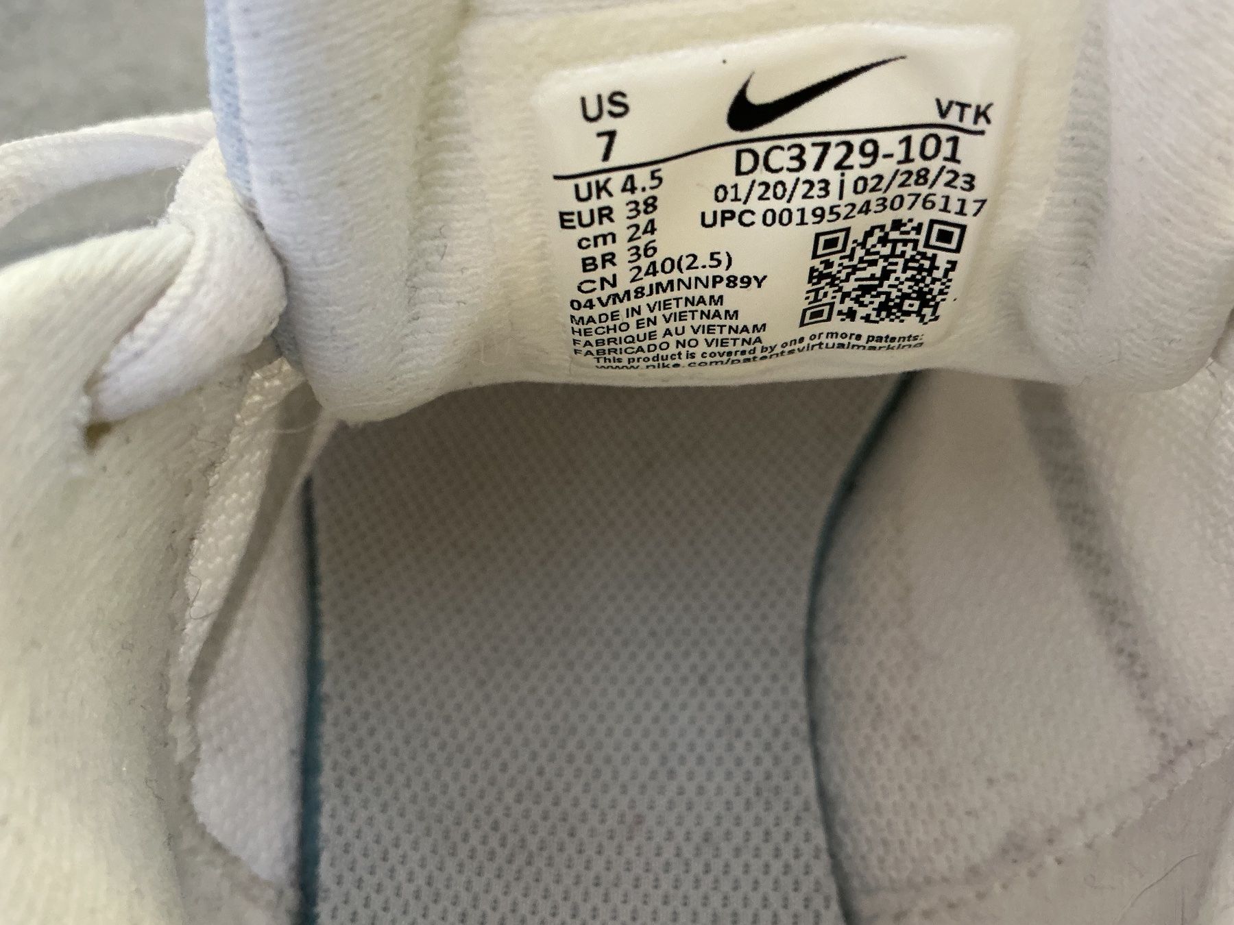 Nike Scarpe da donna: Nike Turnschuh weiss, Gr. 38 – Usato da Schinznach Dorf venduto da Balz1968 3