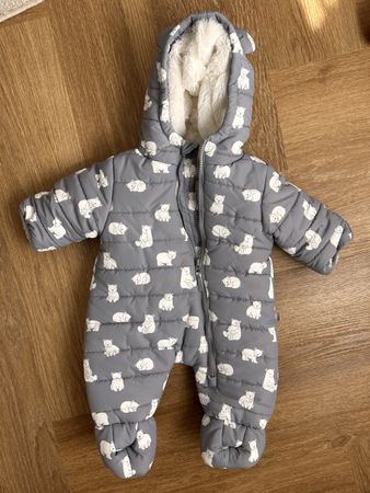 Sehr warmer & wasserabweisender Baby Jumpsuit ungetragen