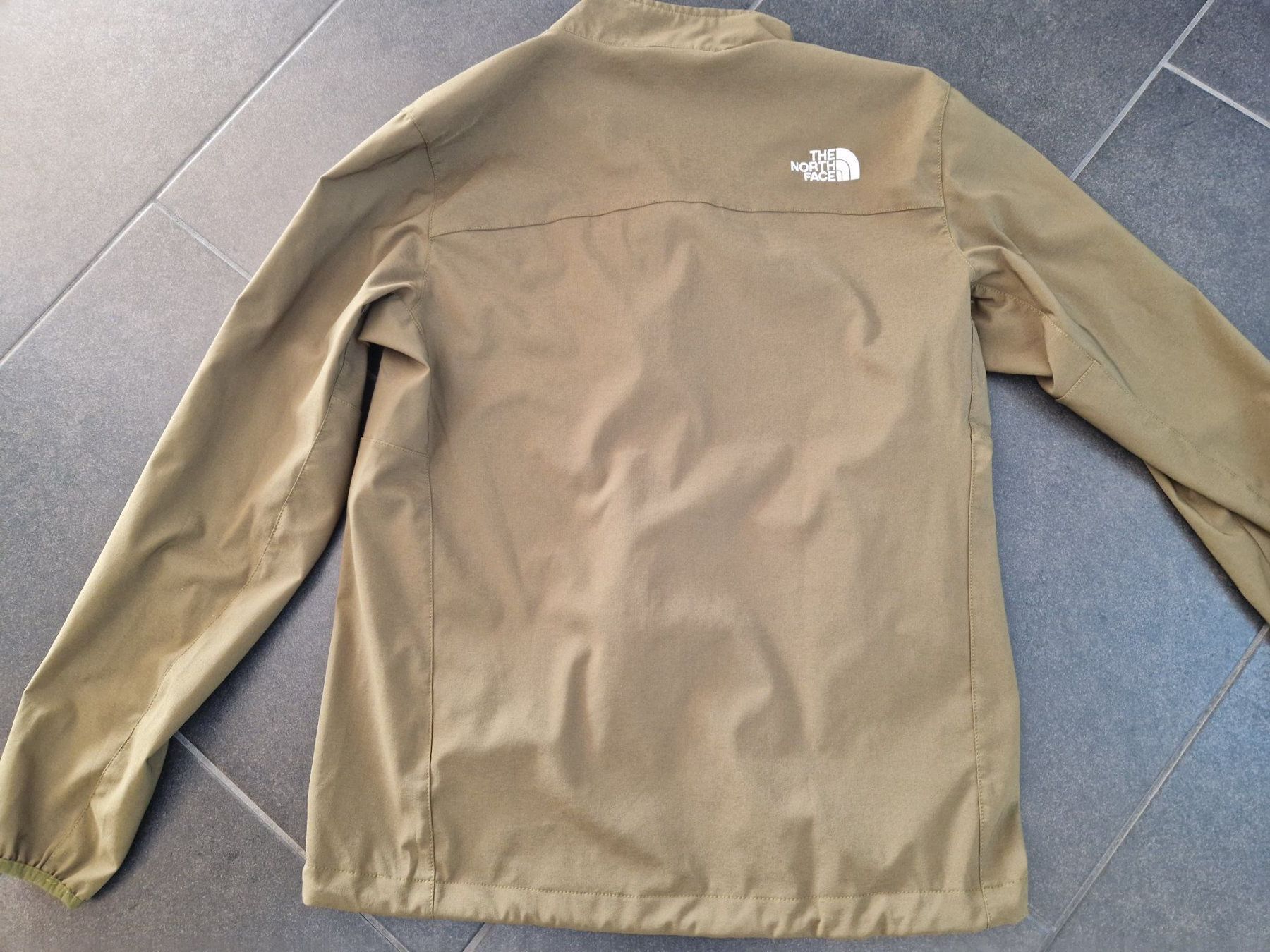 North Face Jacken: THE NORTH FACE - Trainingsjacke/Sportjacke – Neu (gemäss Beschreibung) aus Möhlin von Cloudy73 2