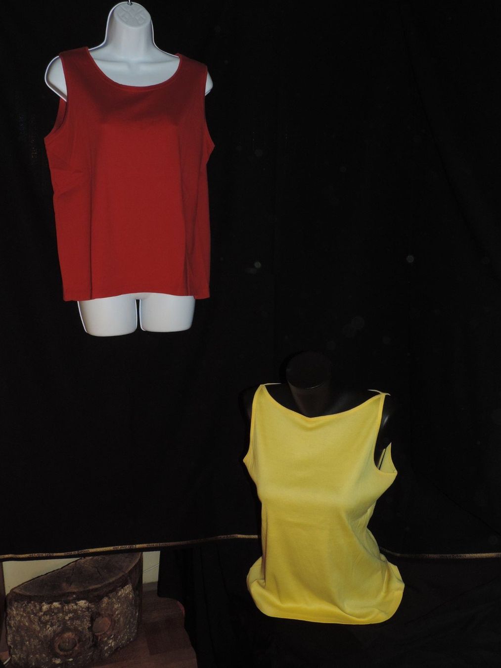 Lotti di vestiti: 2 débardeurs jaune rouge coton – Usato da Genève venduto da Axelle333