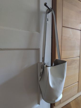 Weisse Ledertasche von italienischer Marke Liviana Conti