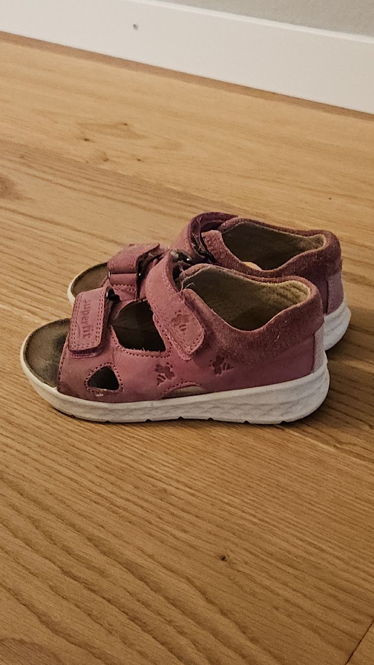 Superfit Schuhe für Mädchen: Sandalen Superfit Gr 24 – Gebraucht aus Murten von RYO_RYO
