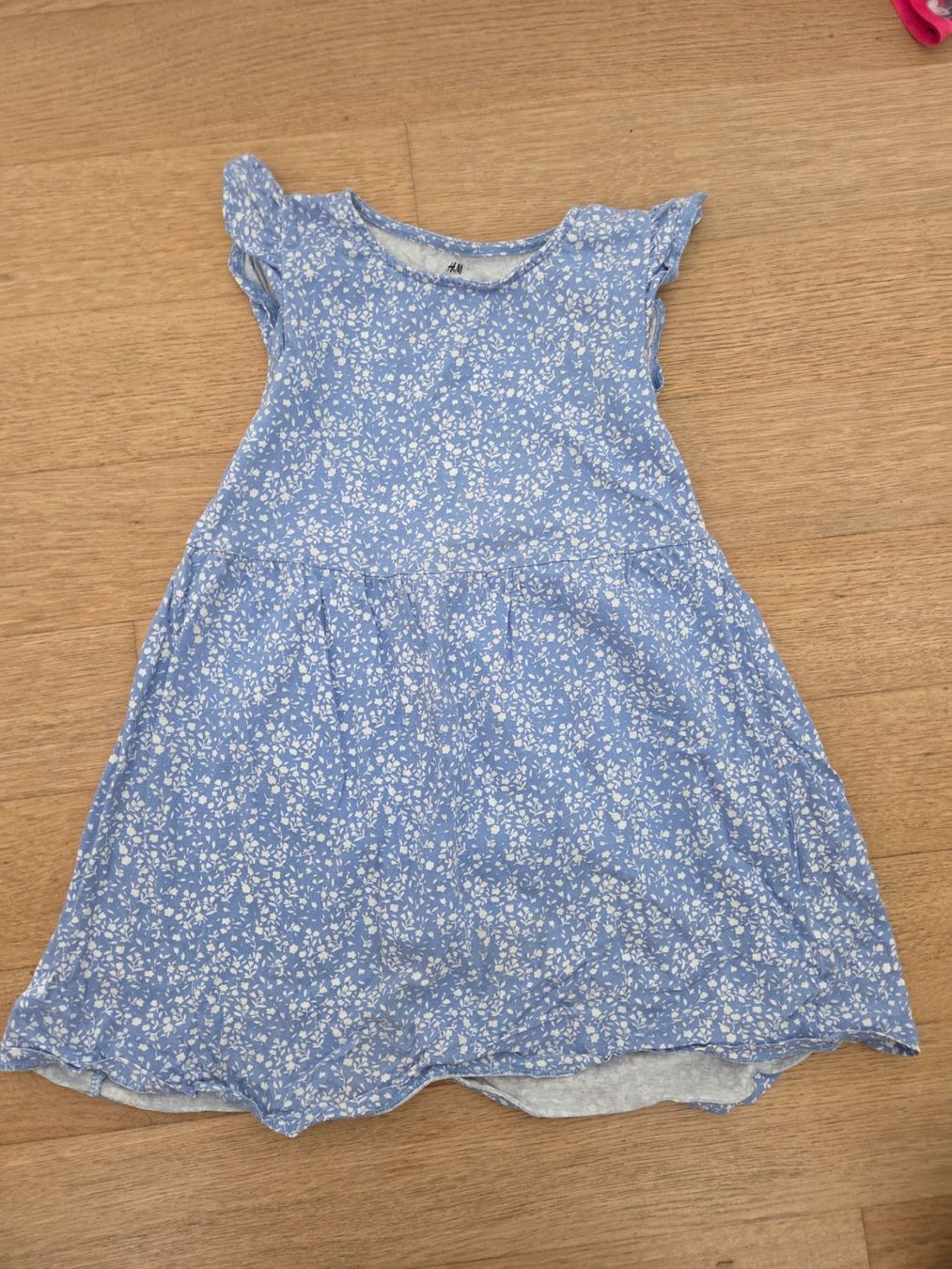 H&M Vestiti & Gonne: Robe fille taille 110/116 – Usato da Carouge GE venduto da Gasco