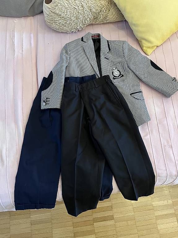 Completi: Anzug Blazer und Hose ca 4 Jährige  – Usato da Dübendorf venduto da dar_swz5