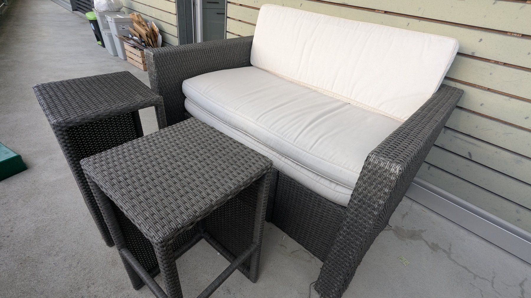 Set di tavolo e panche: Ratan Gartenlounge – Usato da Aarau Rohr venduto da Zmille 1