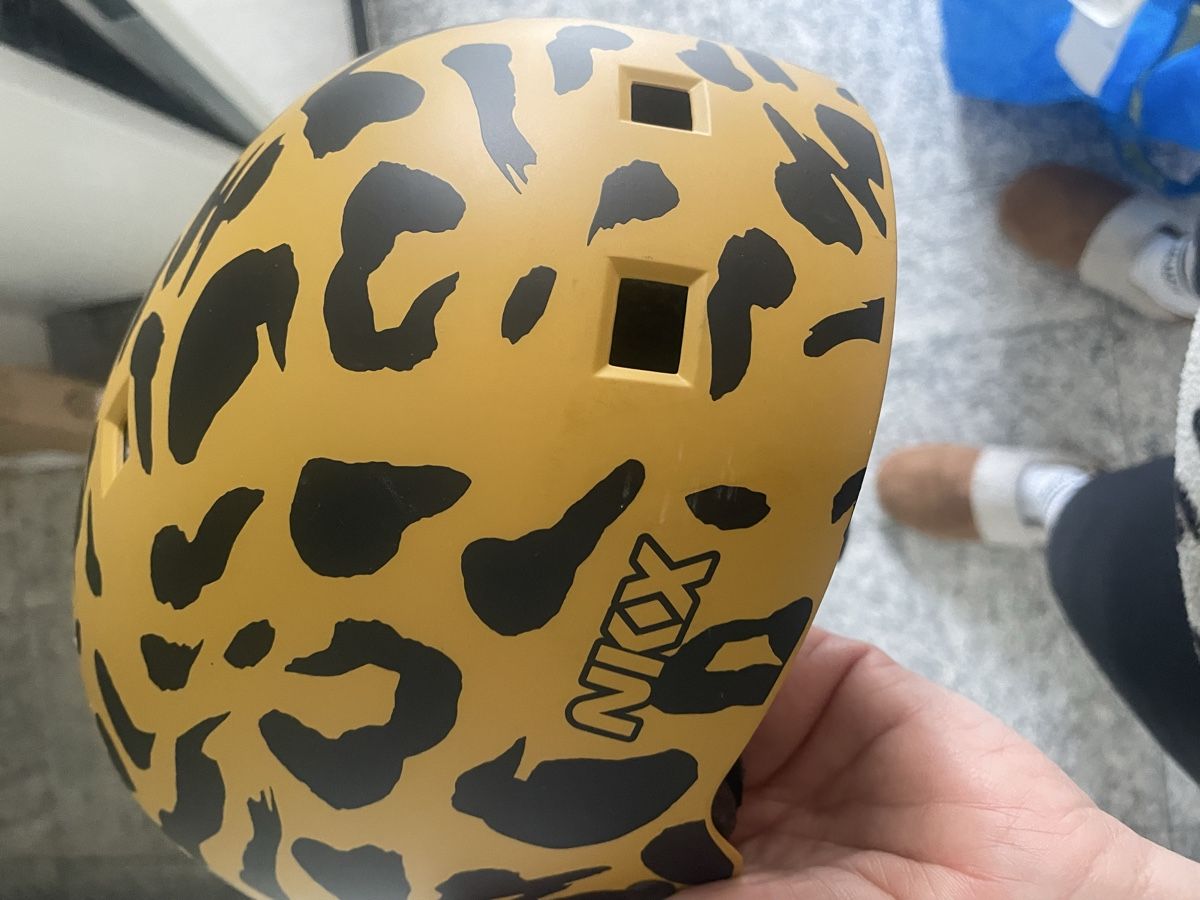 Caschi: NKX Skate Helm Leo – Usato da Zürich venduto da hartmann.r
