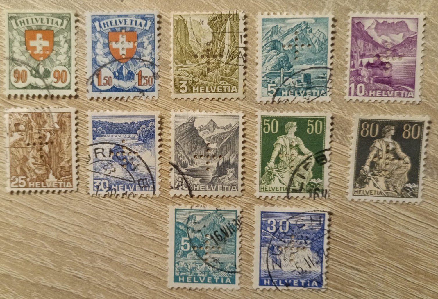 Tutti i francobolli: Lote de sellos Suiza,,, perforados,,, – Usato da Stein am Rhein venduto da tom_fq6v