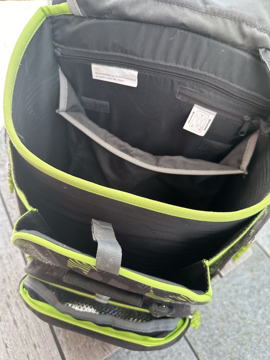 Sacs & sacs à dos: Schulthek – D'occasion à Männedorf par hose20 3
