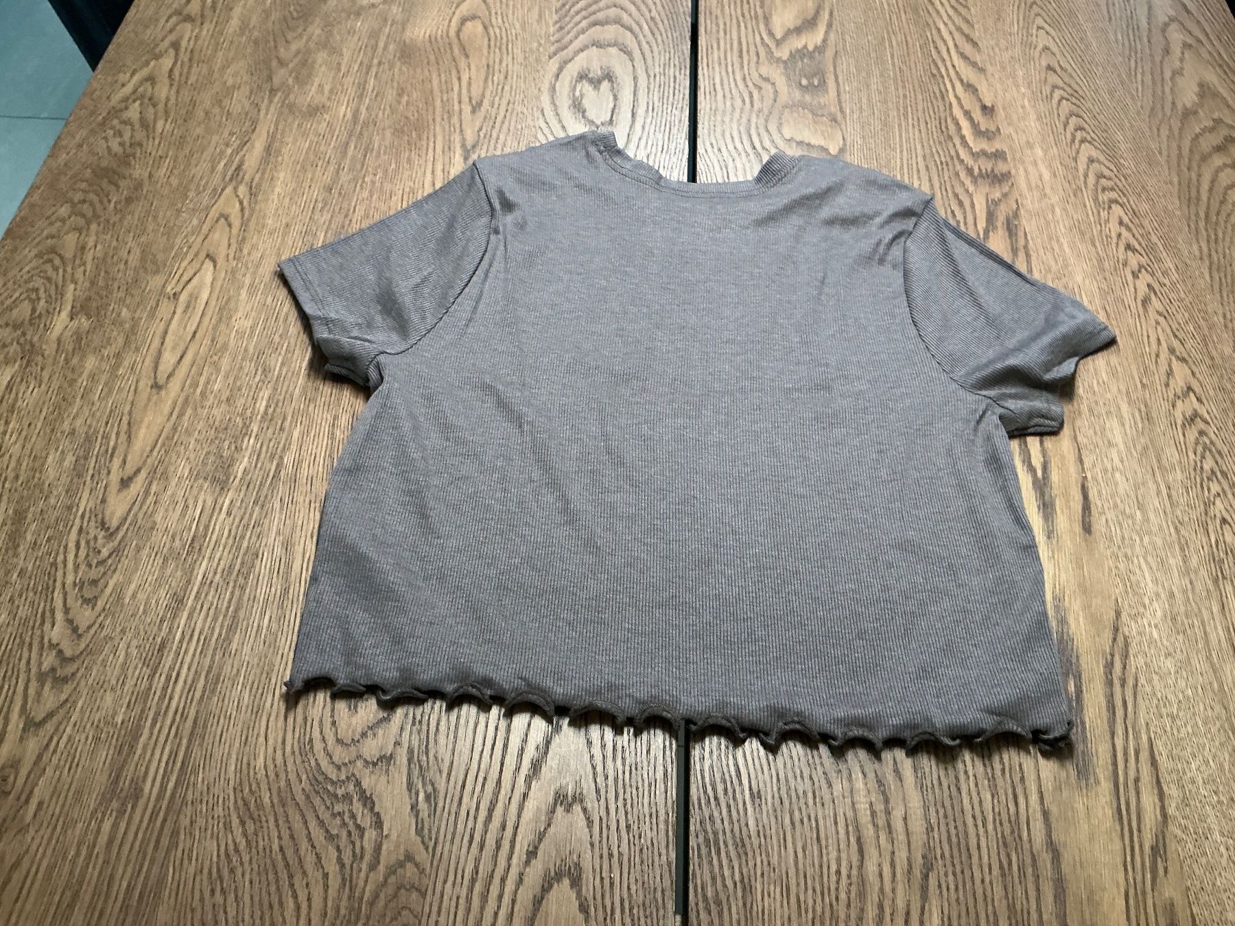 T-shirt: Trendiges Ripp T-Shirt, Grösse S – Nuovo (secondo la descrizione) da Würenlos venduto da Chicca2004