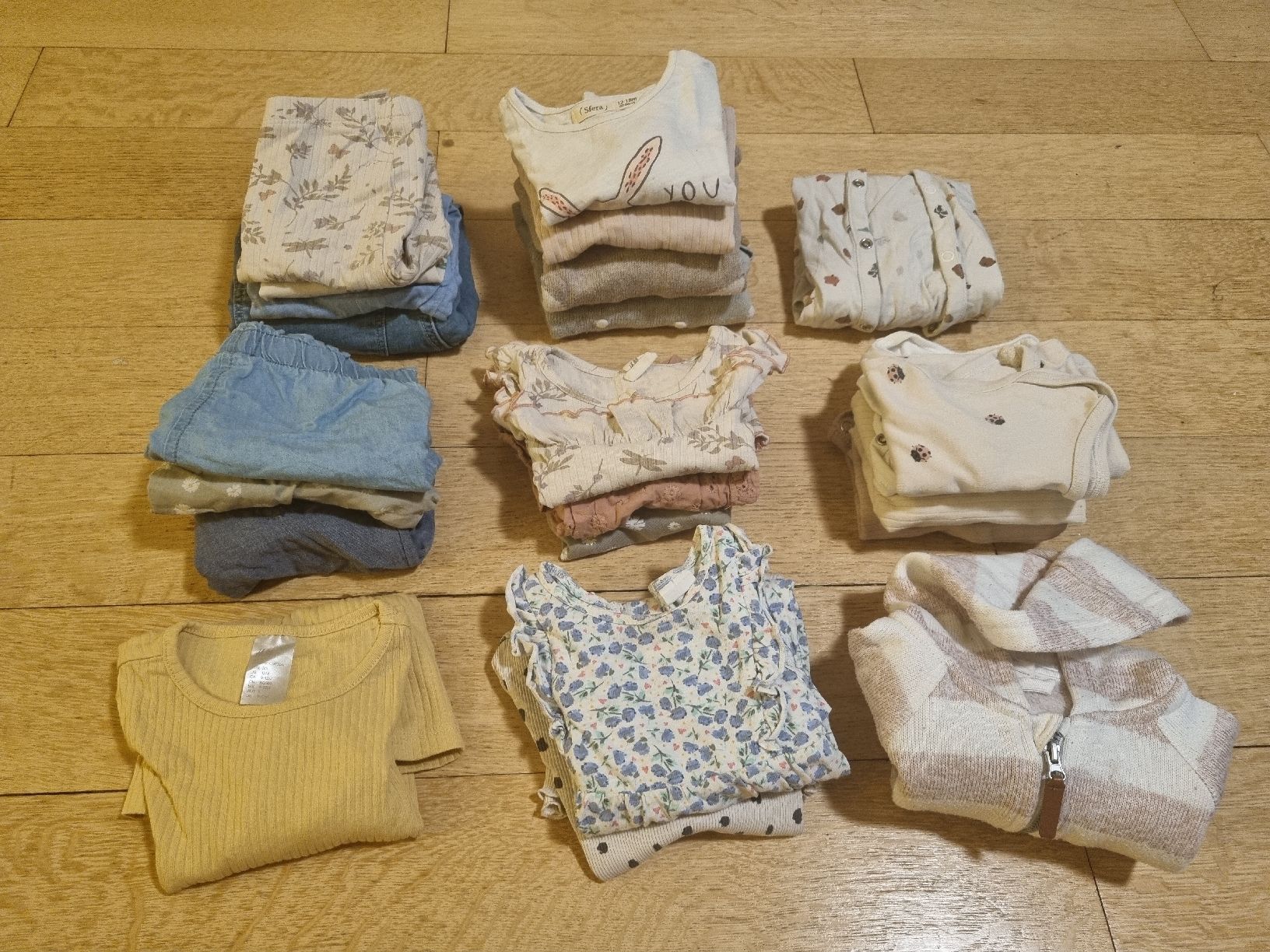 Kleiderpakete & -sets: Schönes Mädchen-Kleiderpaket Gr. 80 – Gebraucht aus Chur von urs_x8x8