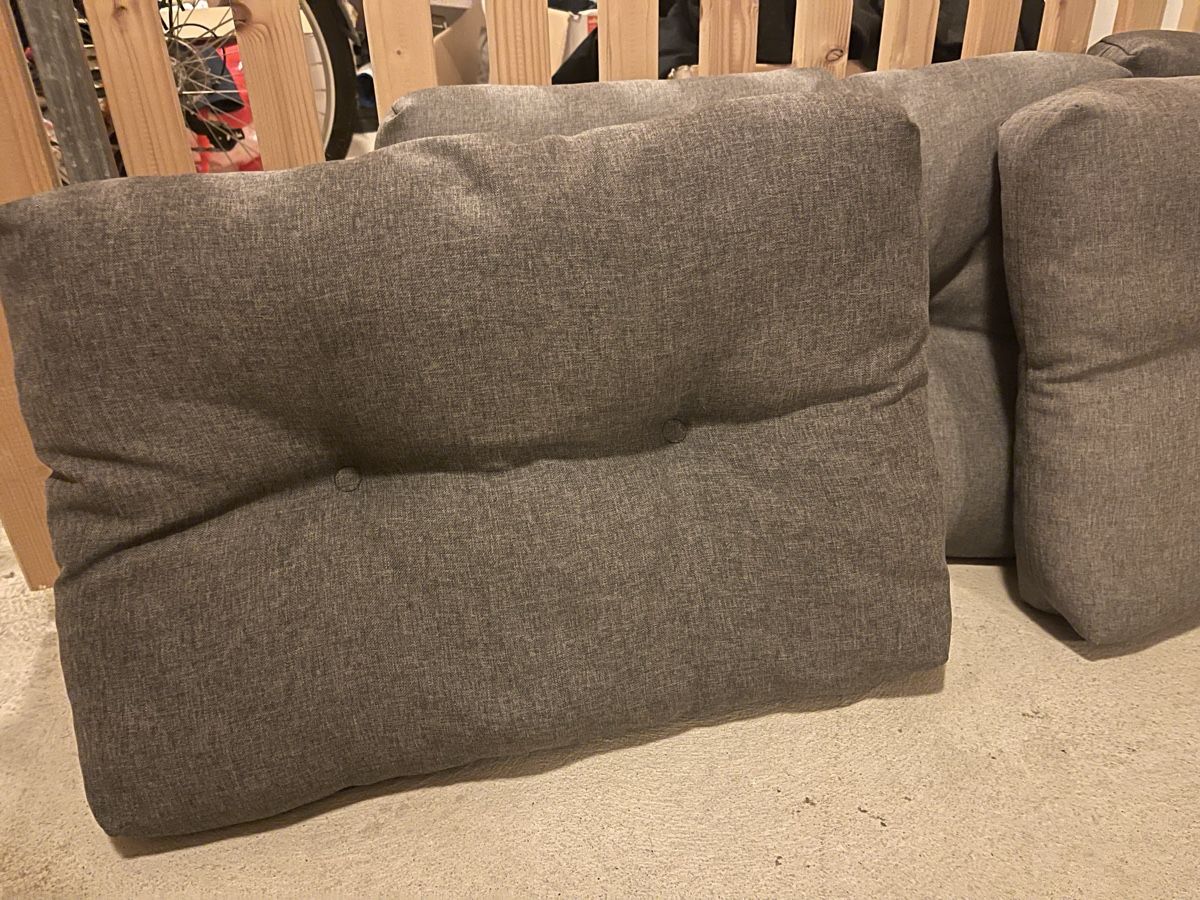 Kissen: Palettenkissen 3 Set ( 1 Set=1x grosses Kissen  &2 x kleine) – Gebraucht aus Buchs ZH von