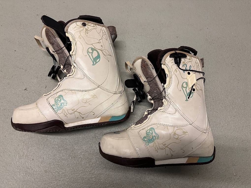 Herrenschuhe: Snowboardschuhe Head Grösse 38 – Gebraucht aus Laufenburg von tam_xbg7 4