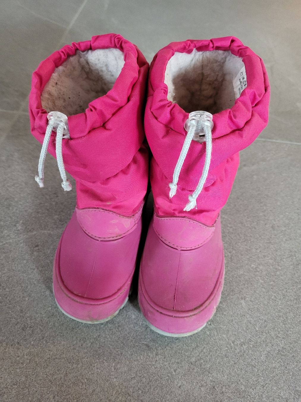 Scarpe per ragazze: Pinke Winterstiefel Gr. 30 – Usato da Oberwangen TG venduto da Murmel82