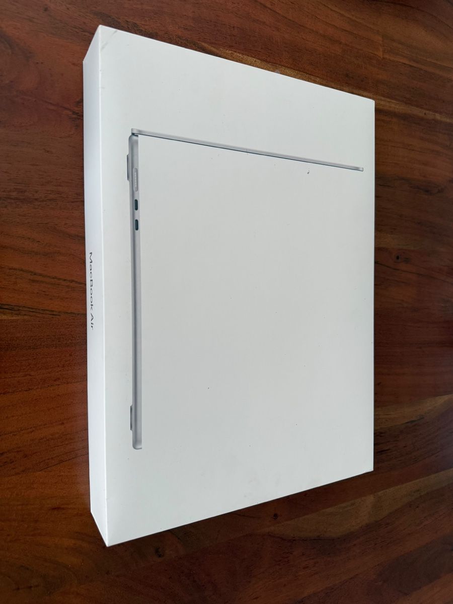 Apple Portables: 15-inch MacBook Air – Neuf avec emballage d'origine à Basel par Coscar 3