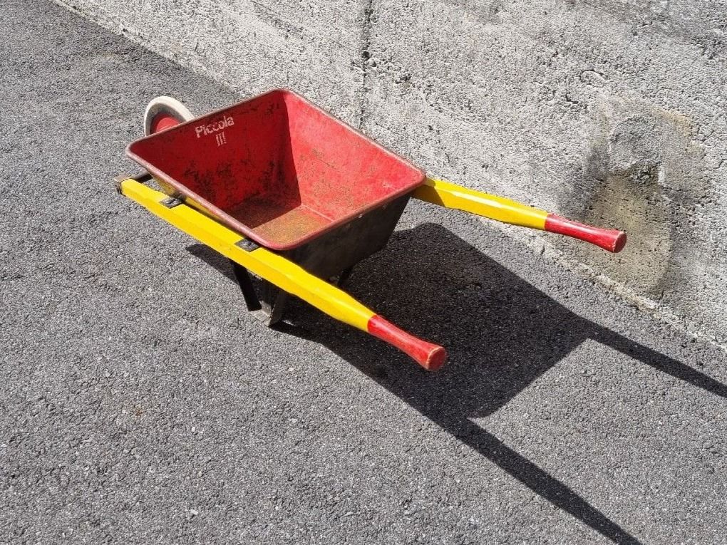 Carriole: brouette piccola vintage – Usato da Lausanne venduto da Kelekkelek68 2
