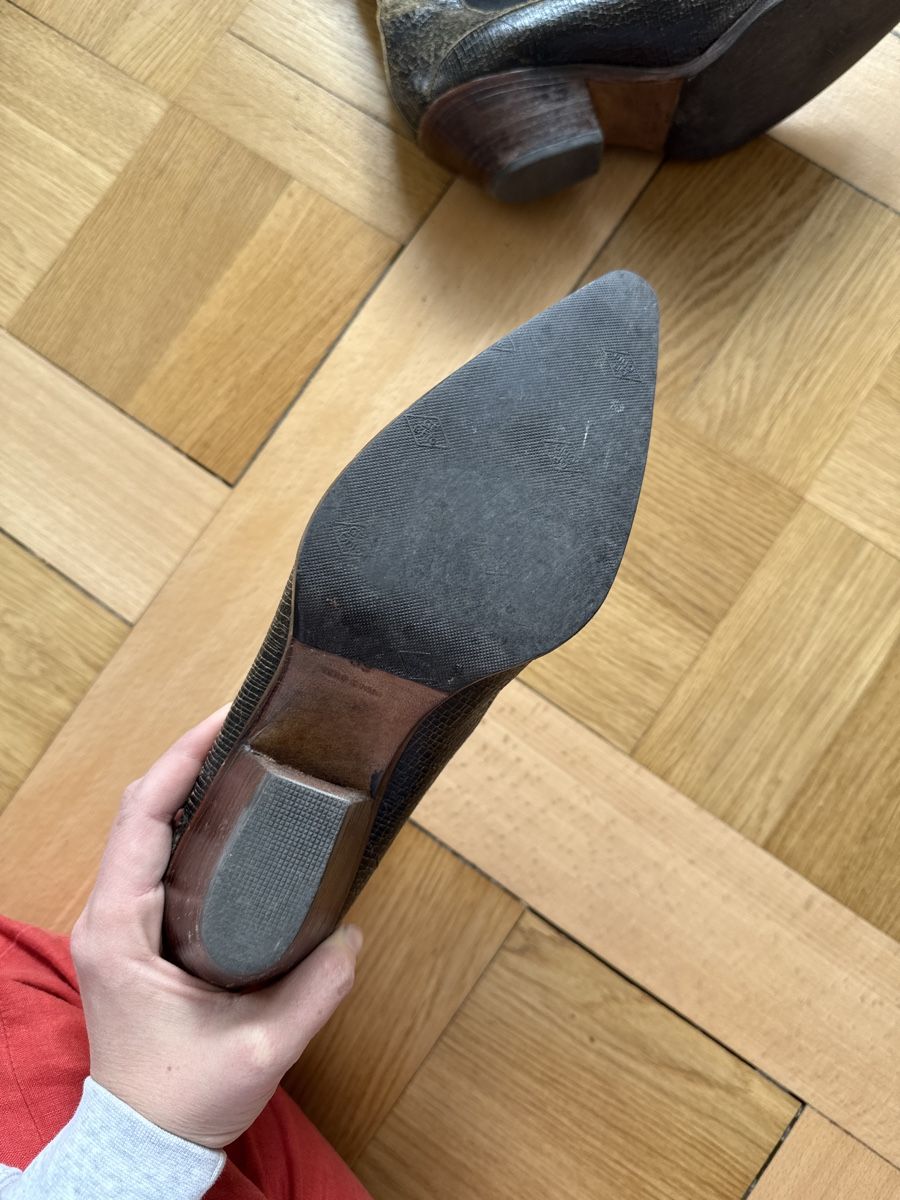 Miu Miu Chaussures femmes: Miumiu Santiags 39 – D'occasion à Genève par woo_qt79 1