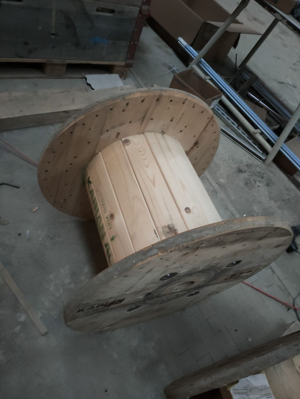 Articoli in legno: Kabelrolle aus Holz - Bobine – Usato da Tschingel venduto da Olivia.S 1