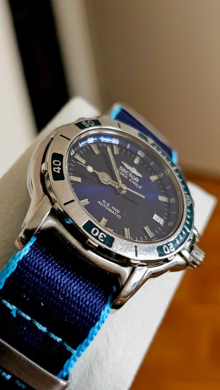 Sector Montres: 2 Sectors GE, 1 chrono Vajoux, 1 Automatic – D'occasion à vevey par Edwatch 8