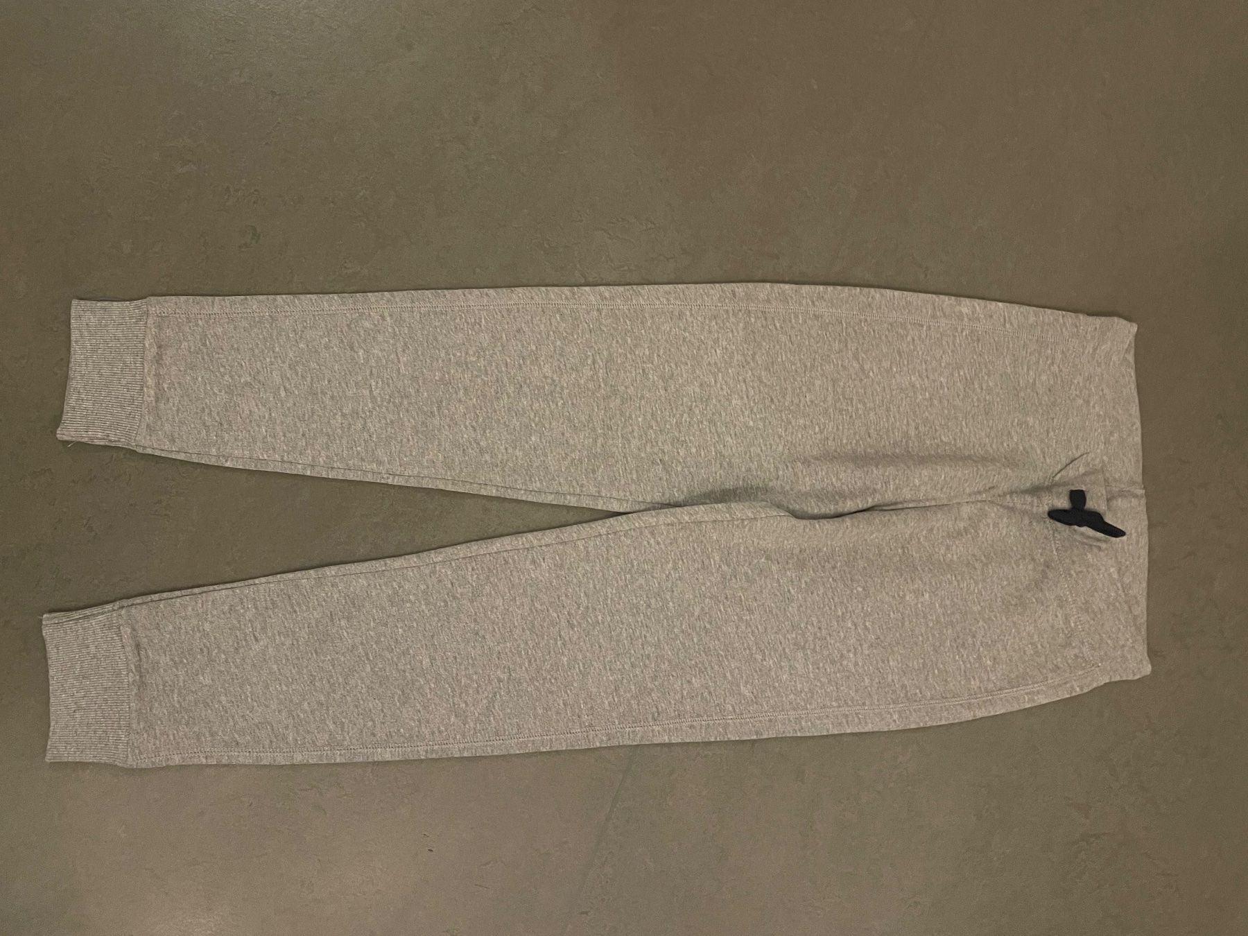 Benetton Hosen: Benetton Trainerhose – Neu (gemäss Beschreibung) aus Zürich von Ivona3
