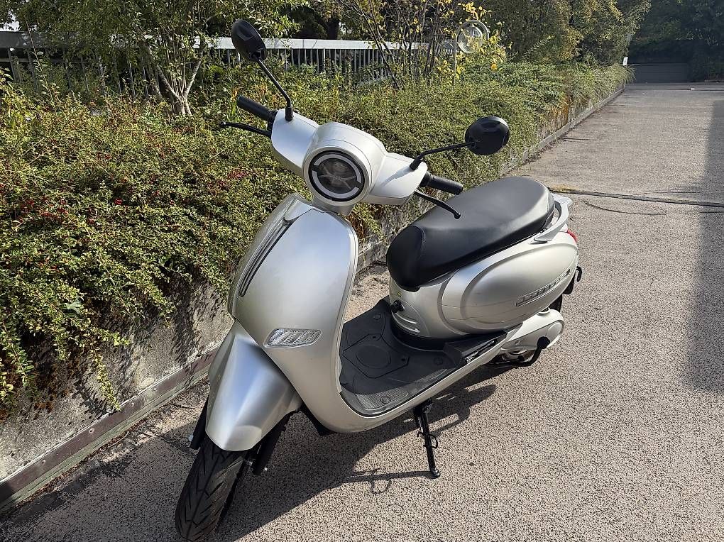 Scooters: Elektroroller – Neu und originalverpackt aus Riehen von Rodiba