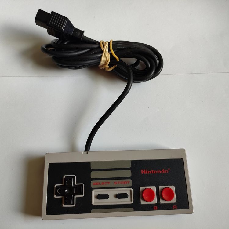 Original NES Controller (Gebraucht) in Zürich für CHF 19.9 – mit ...