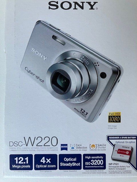 Sony Fotocamera: Sony Digitalcamera DSC-W220 mit Zubehör – Usato da Solothurn venduto da ikebana9 4