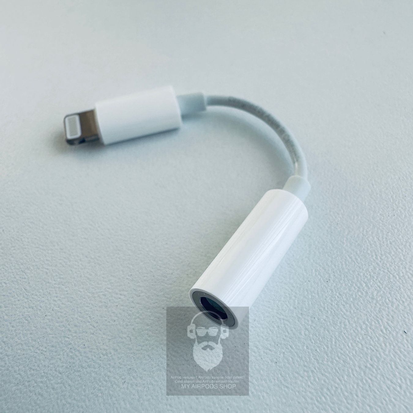 Apple Laufwerke & Adapter: Original Apple Lightning auf 3,5 mm Kopfhörer Adapter – Neu (gemäss Beschreibung) aus Basel von MY.AIRPODS.SHOP