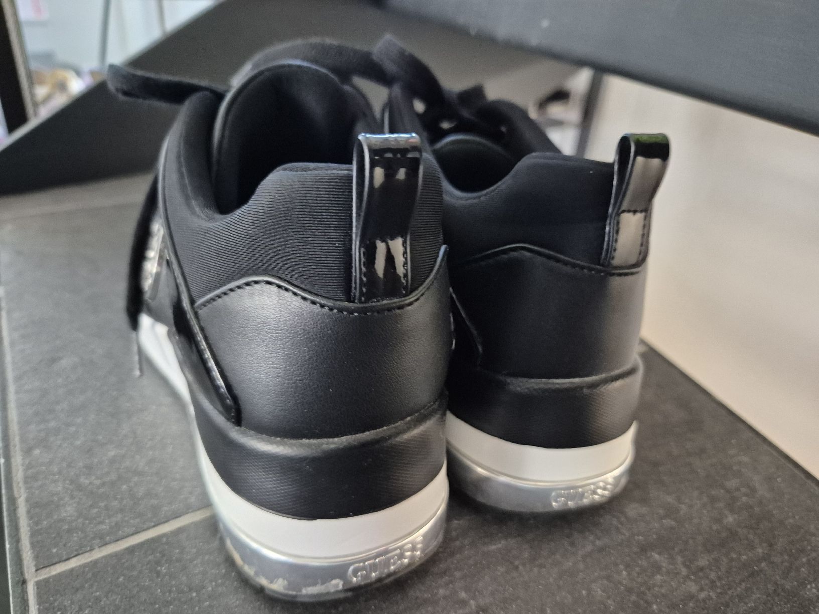 Guess Scarpe da donna: Schuhe 37 Guess – Usato da Würenlingen venduto da kuh33 2
