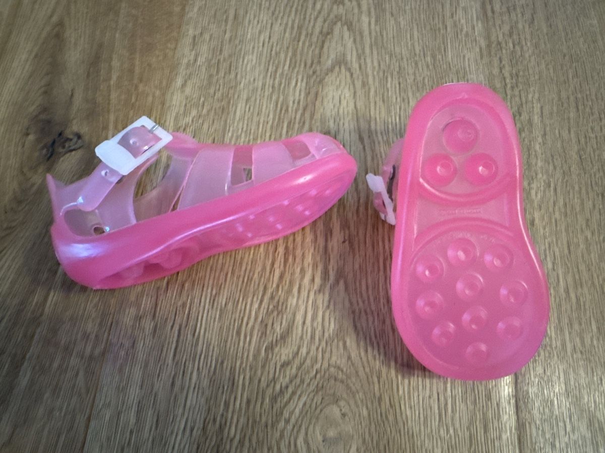 Scarpe per ragazze: Fabrikneue Badeschuhe Boboli, Gr.20 – Nuovo e nell'imballaggio originale da St. Gallen venduto da Venus1010 1