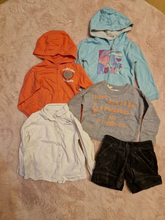 kleines Mädchen Grösse 98 - 104 Kleiderpaket