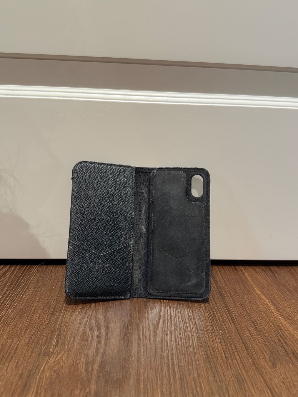 Louis Vuitton Cover & Protezioni schermo: Louis Vuitton iPhone XS Phonecase Epi Leder – Usato da Münchenbuchsee venduto da arouse.swiss 2