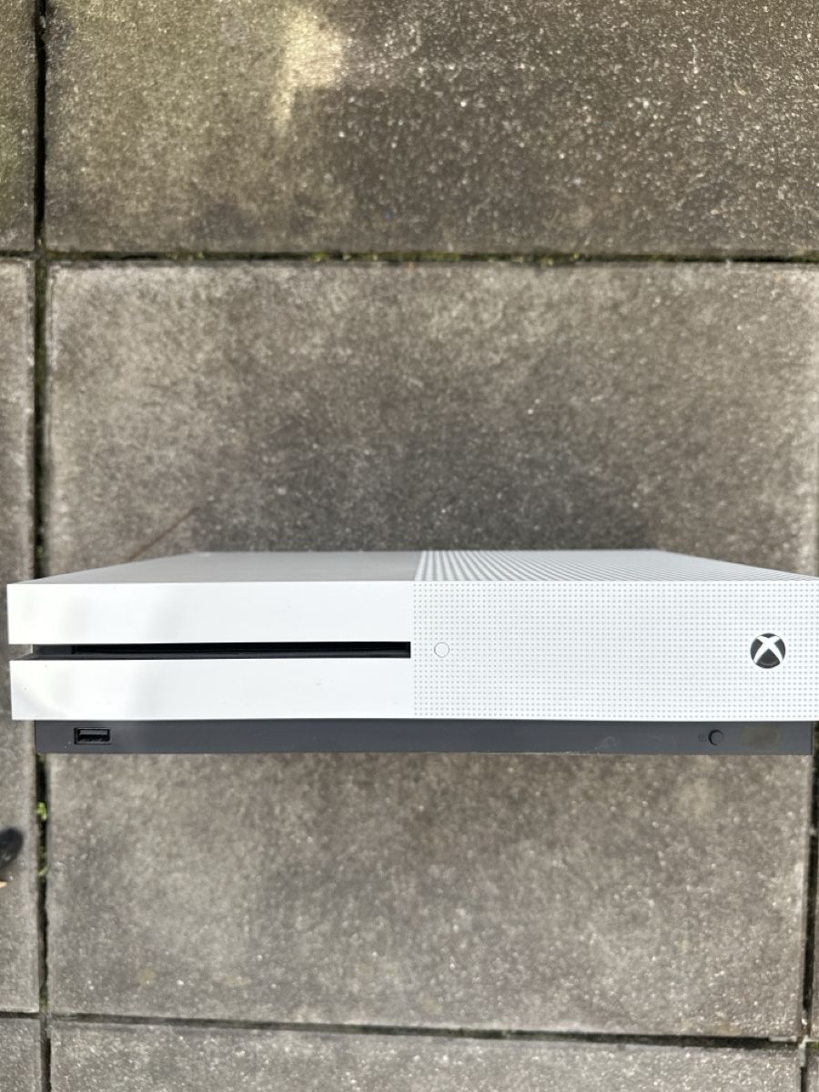 Microsoft Console: XBOX One S – Usato da SEON venduto da Myavuzcan 1