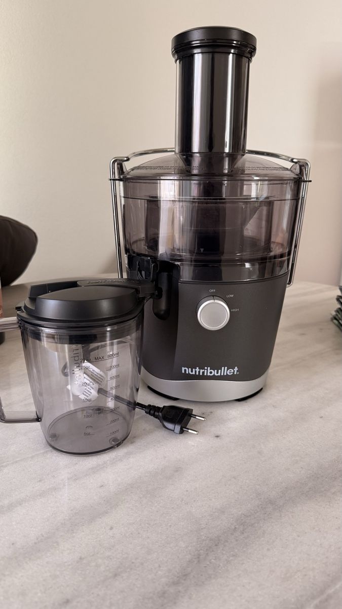 Nutribullet Elettrodomestici da cucina: Nutribullet-Entsafter, grau, guter Zustand, komplettes Set – Usato da Zürich venduto da sil_z7hs 2