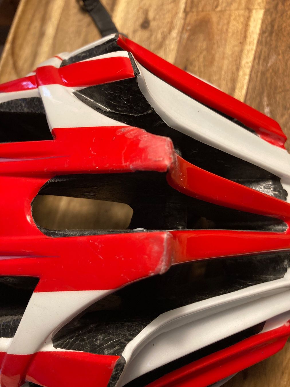 Specialized Caschi: Velohelm - Specialized – Usato da Wichtrach venduto da Queensparkunite 4
