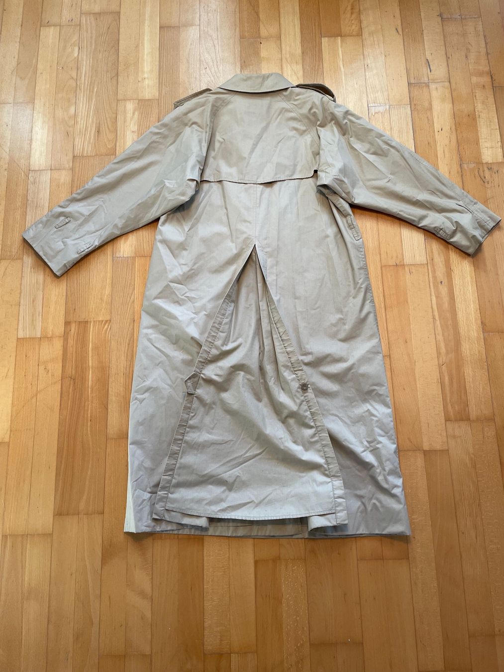 Burberry Mäntel: Vintage 80s Burbbery trench Coat Size M – Gebraucht aus Zürich von le_souk 8
