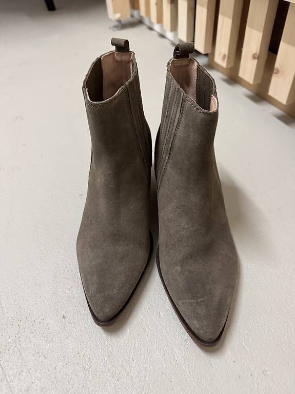 Scarpe da donna: Stiefeletten Wildleder – Usato da Zürich venduto da dzoz 1