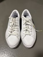Weisse Adidas Sneaker, Modell Sleek W