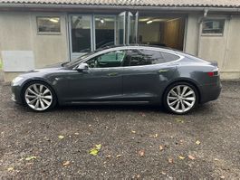 Tesla Model S 85D